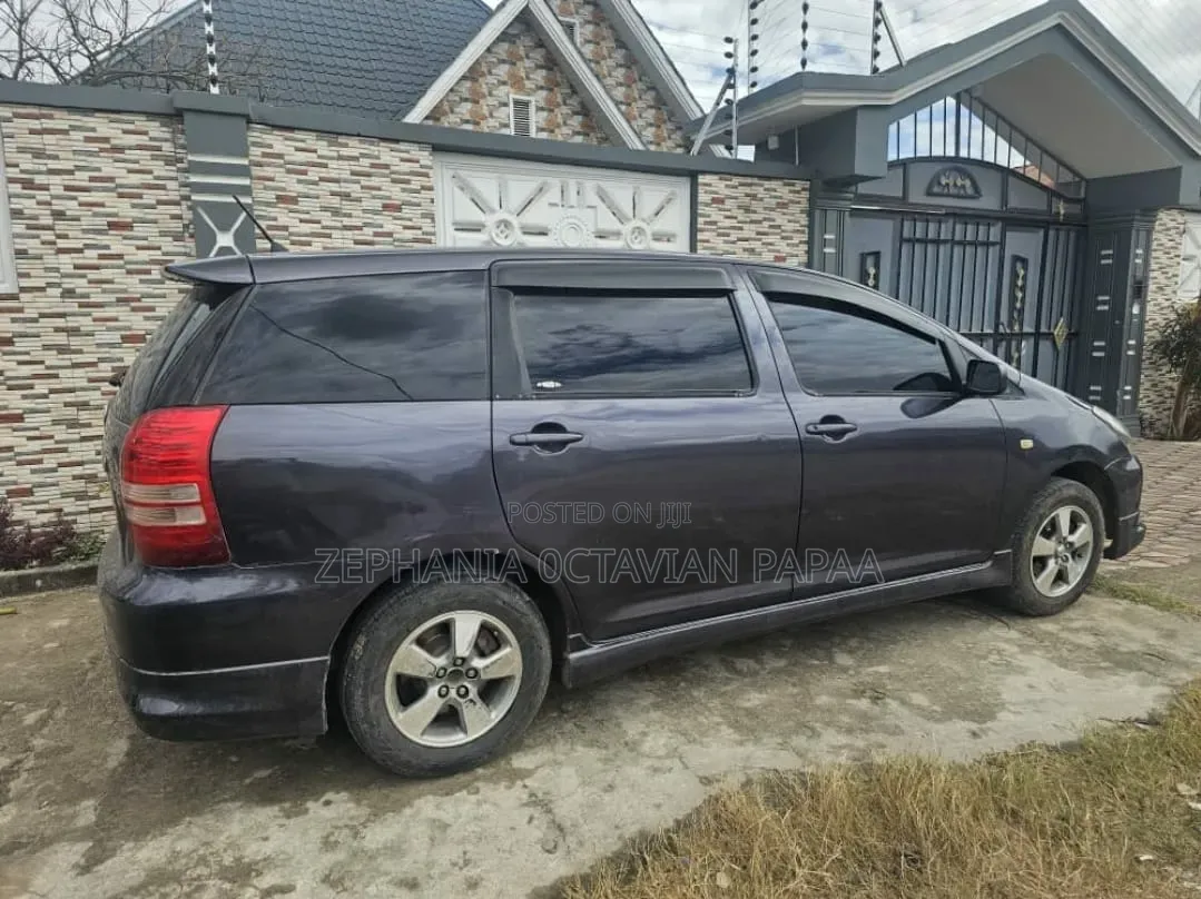 Toyota Wish 2005 Gray
