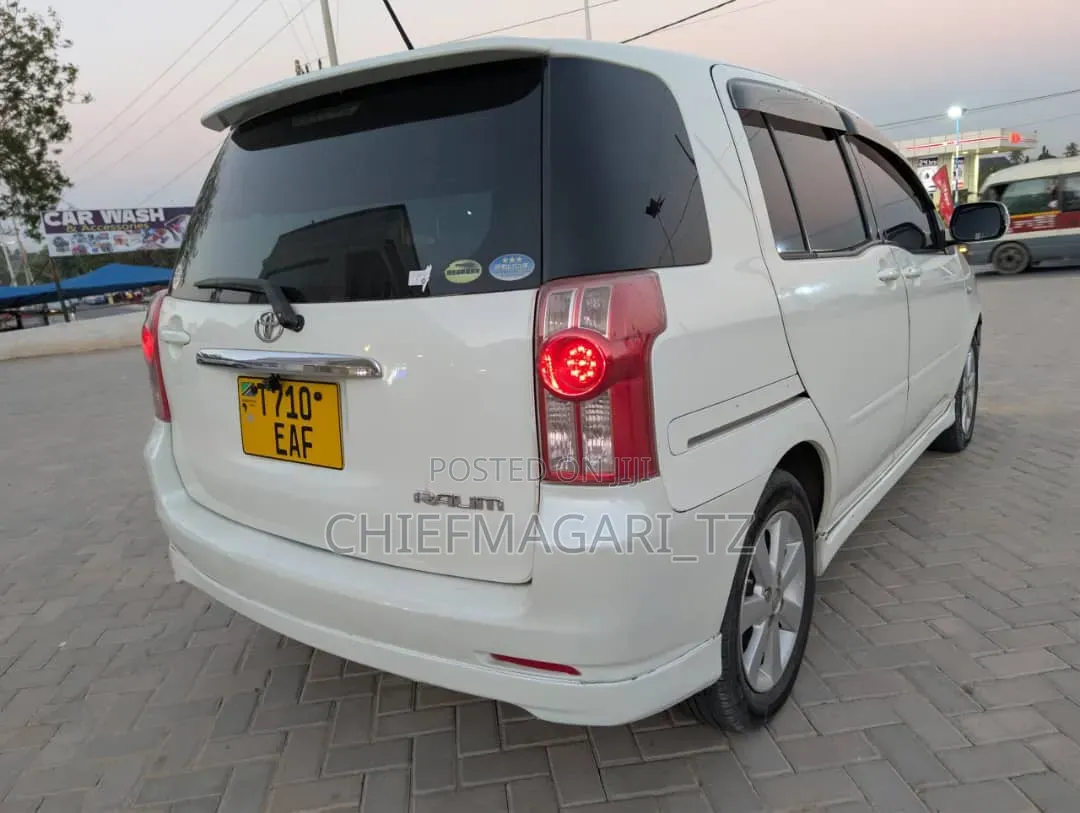 Toyota Raum 2007 White