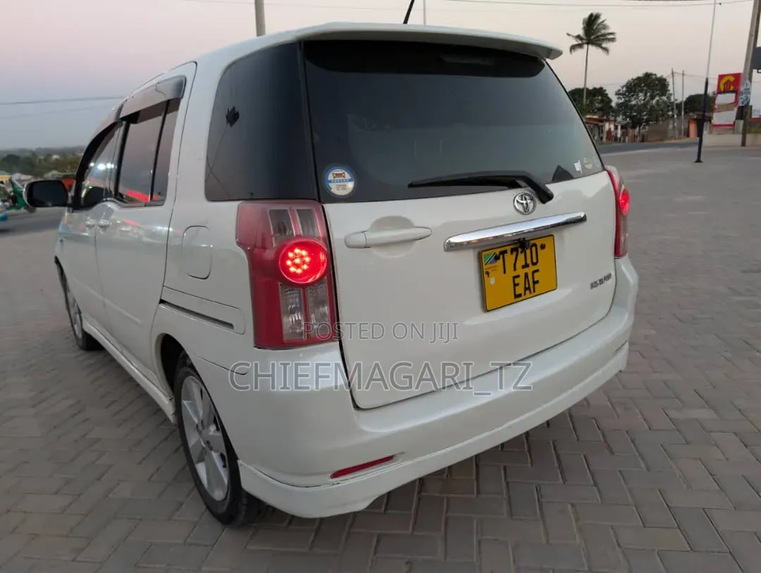 Toyota Raum 2007 White