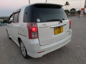 Toyota Raum 2007 White