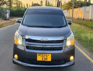 Toyota Noah 2008 Gray