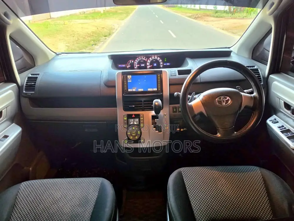 Toyota Noah 2008 Gray