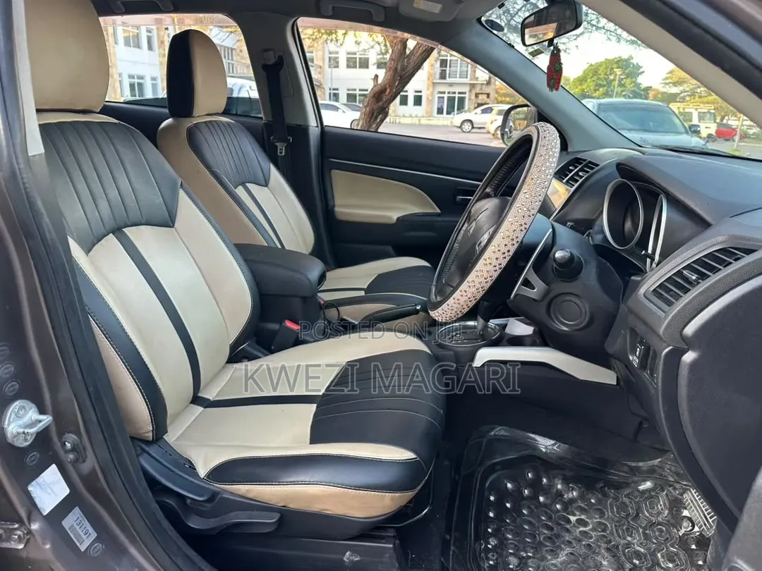 Mitsubishi RVR 2010 Brown