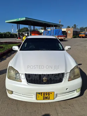 Toyota Crown 2006 White