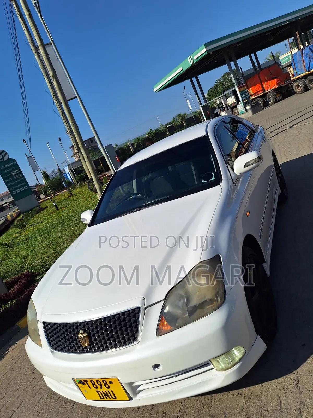 Toyota Crown 2006 White