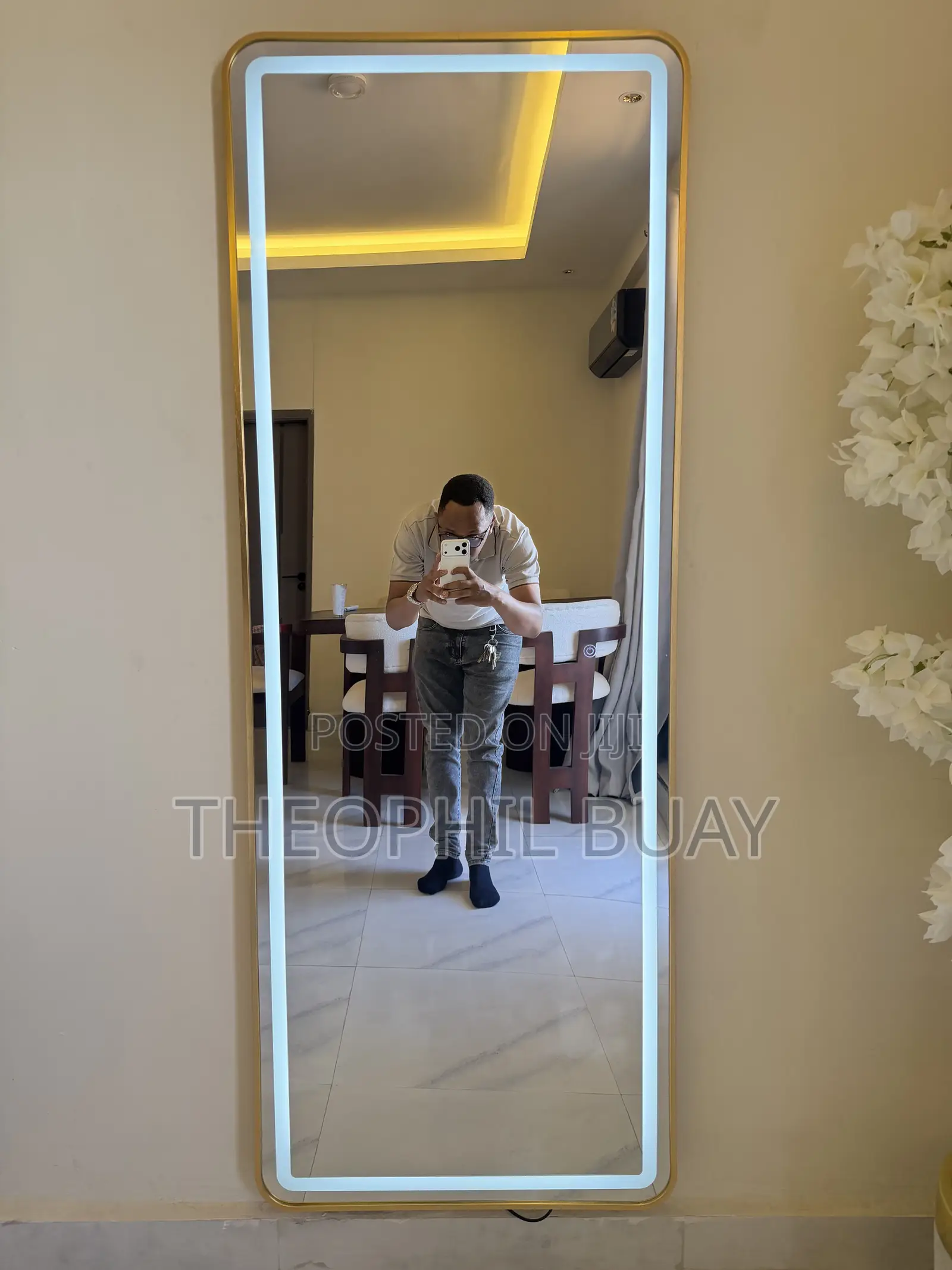Wall Mirror With Different Lights