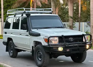 Toyota Land Cruiser 2019 White