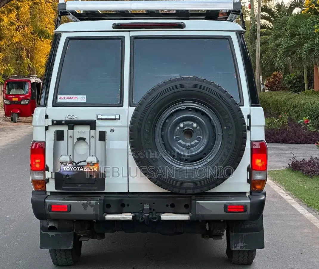 Toyota Land Cruiser 2019 White