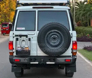 Toyota Land Cruiser 2019 White