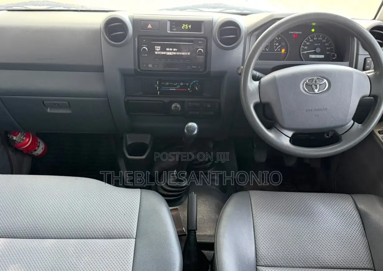 Toyota Land Cruiser 2019 White