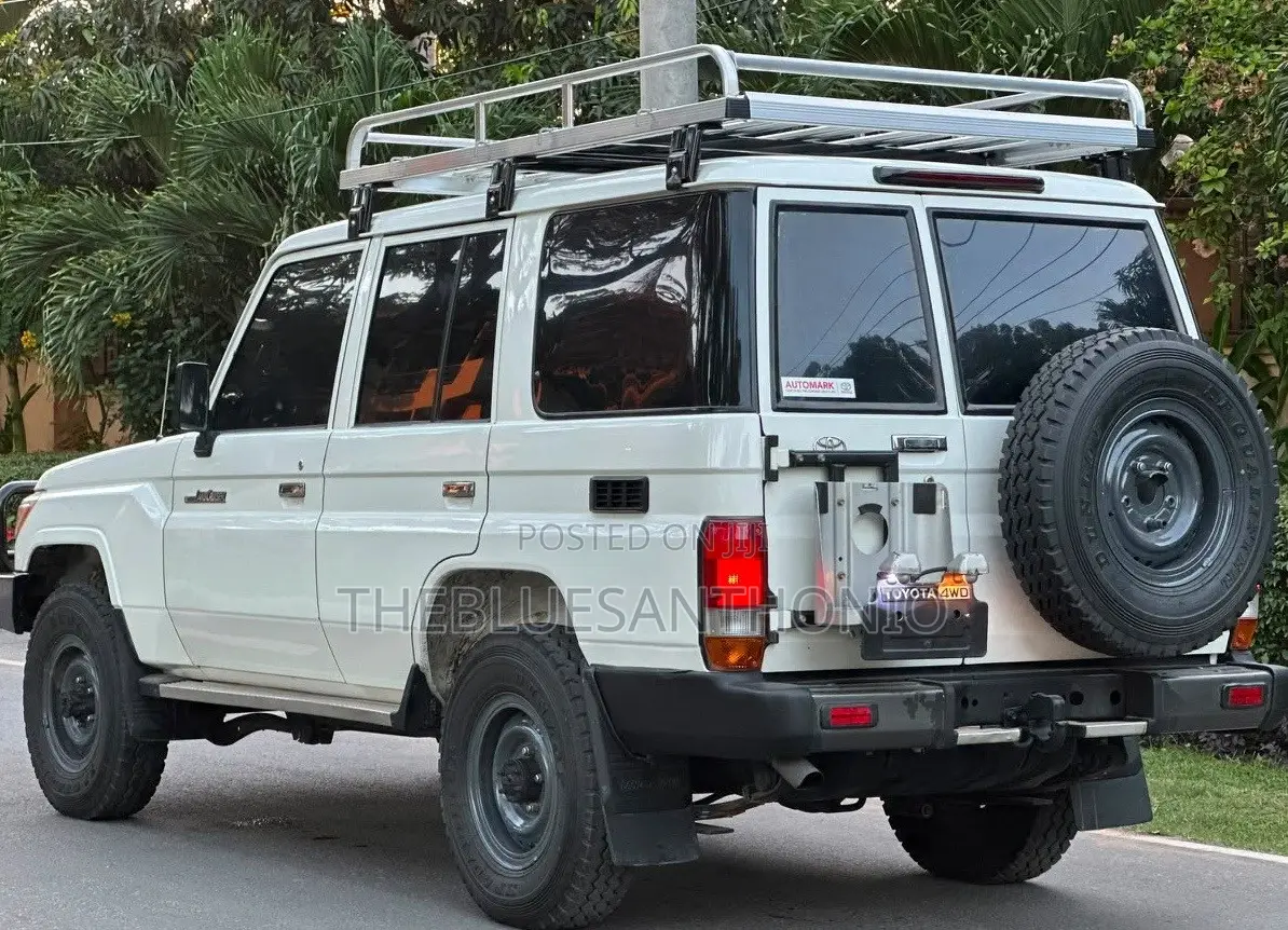 Toyota Land Cruiser 2019 White
