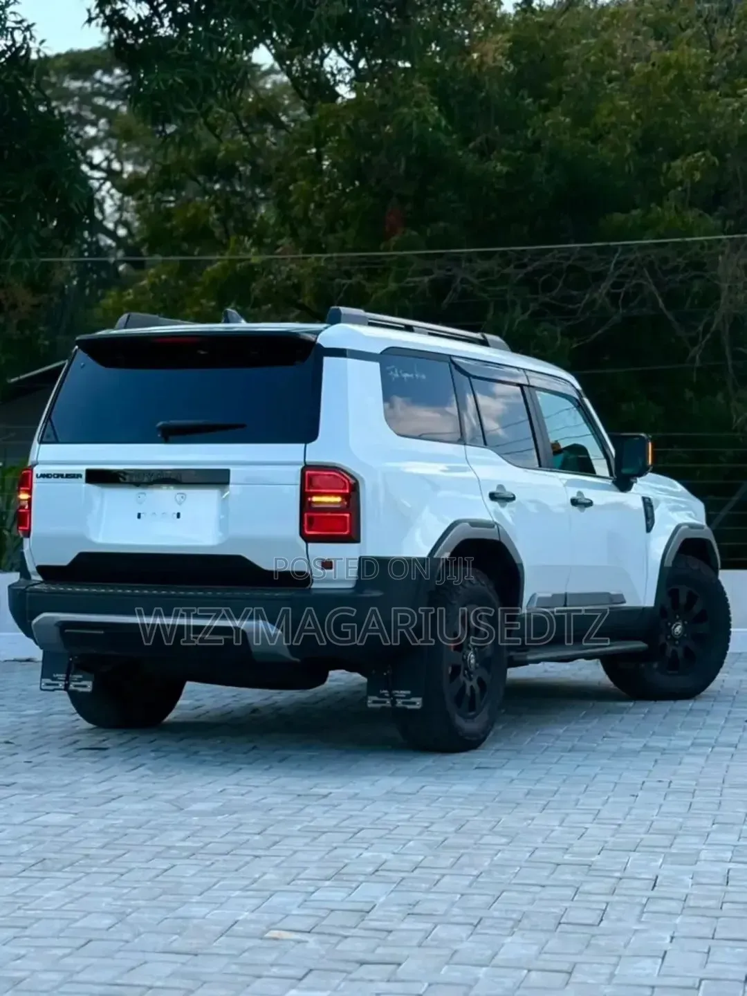 Toyota Land Cruiser Prado 2024 White