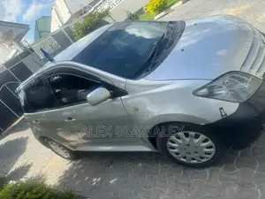 Toyota IST 2004 Silver