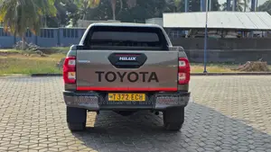 Toyota Hilux 2021 Gray