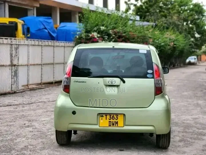 Toyota Passo 2005 Green