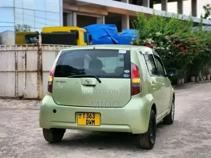 Toyota Passo 2005 Green