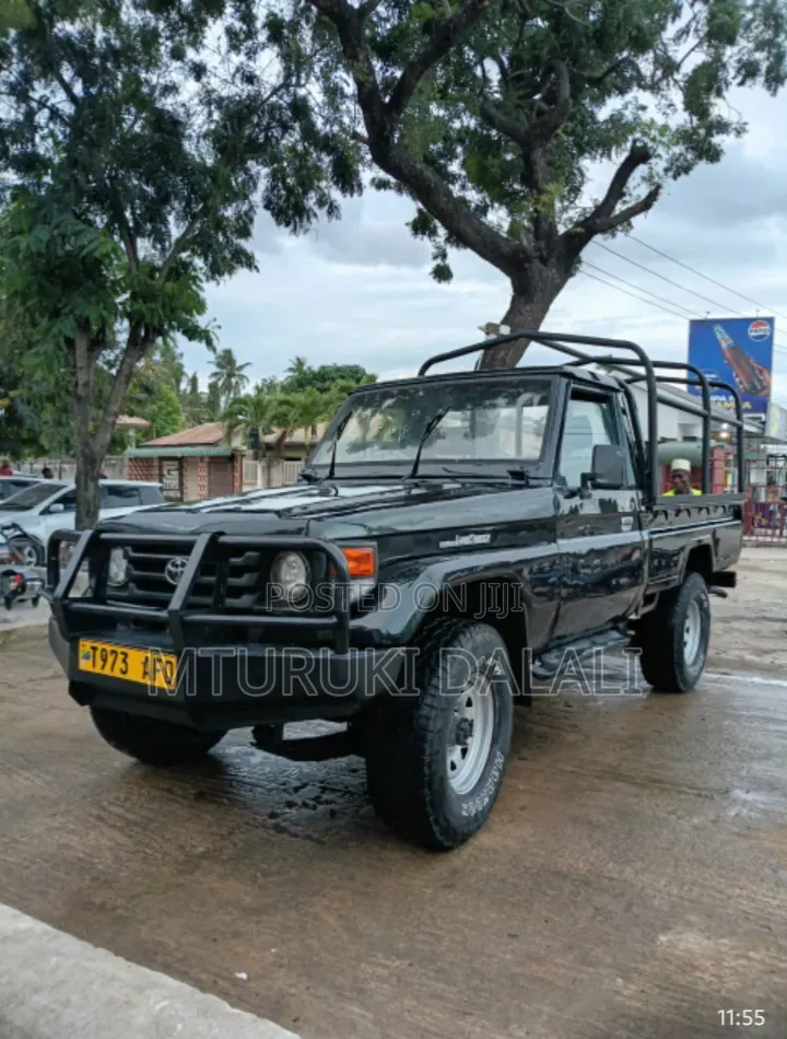 Toyota Land Cruiser 1986 Black