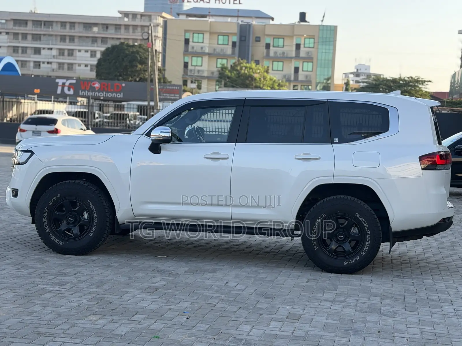 Toyota Land Cruiser 3.5 Petrol 4WD 2022 White