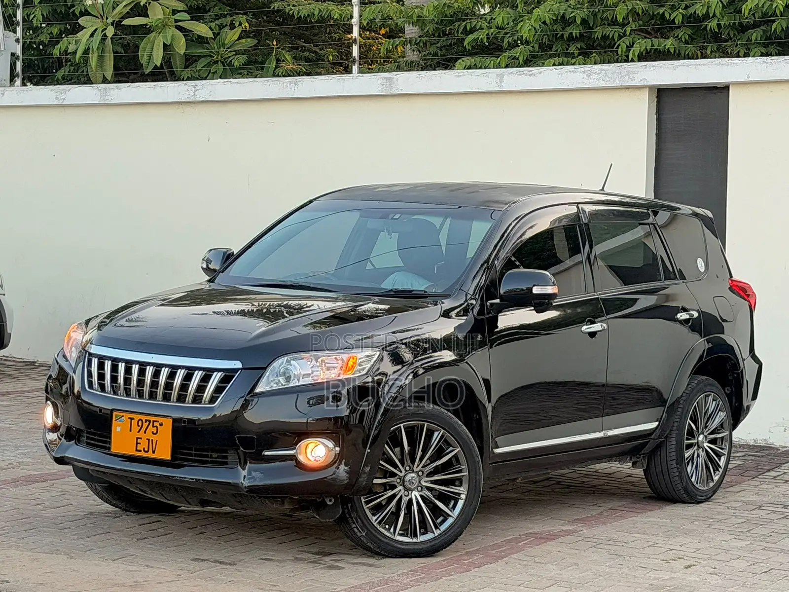 Toyota Vanguard 2013 Black