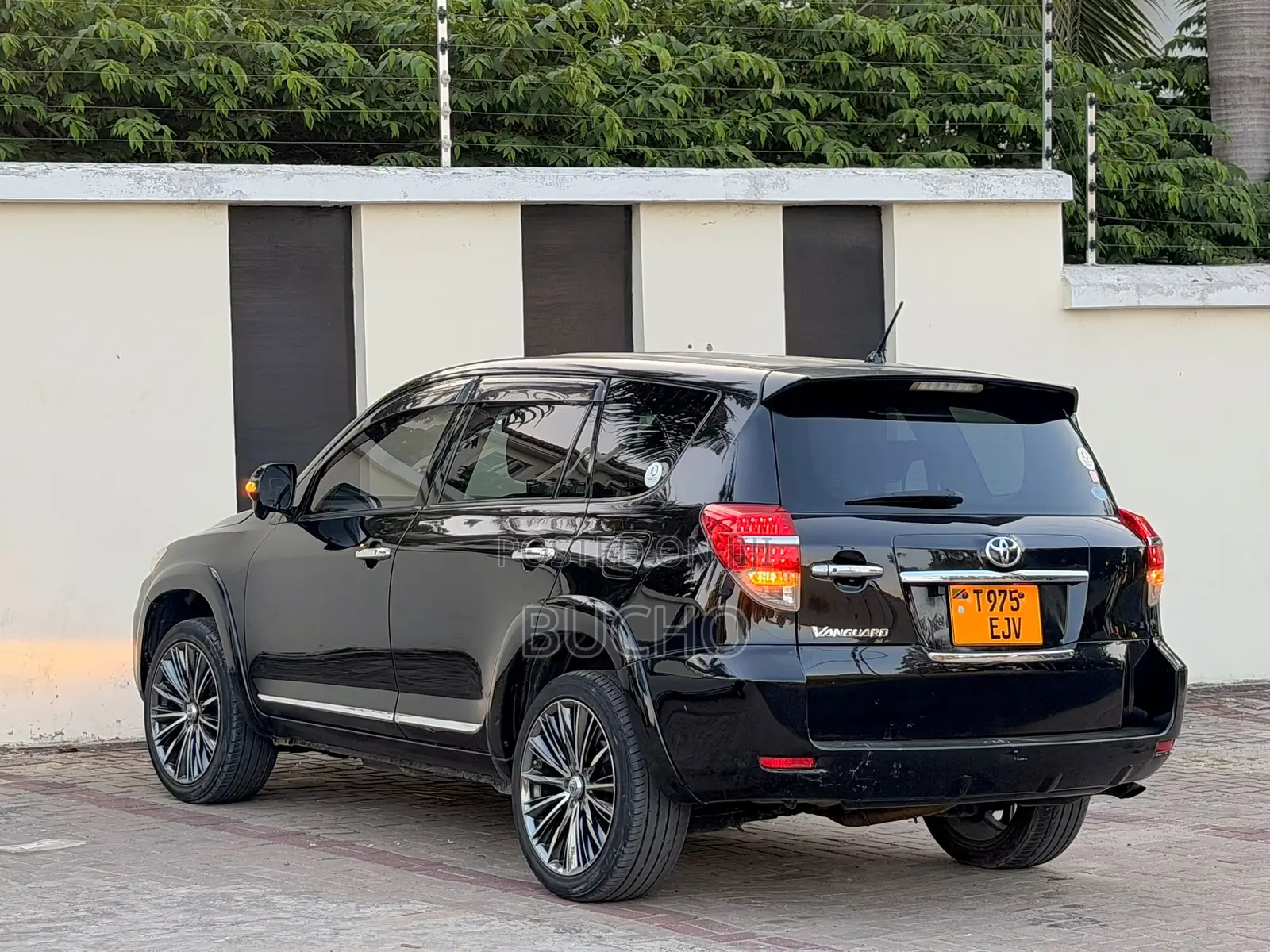 Toyota Vanguard 2013 Black