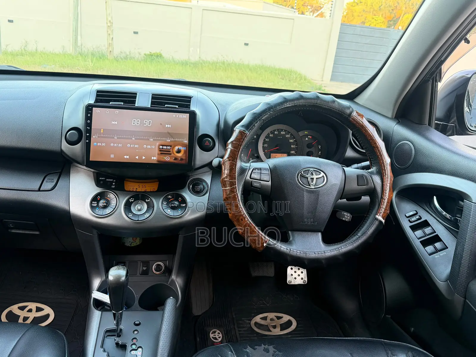 Toyota Vanguard 2013 Black