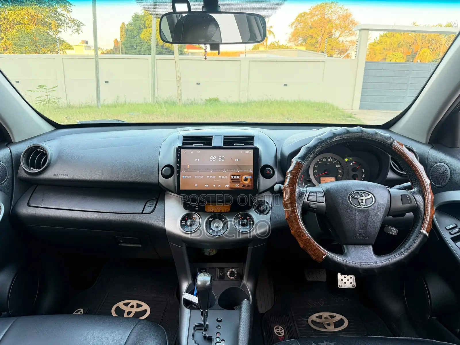 Toyota Vanguard 2013 Black