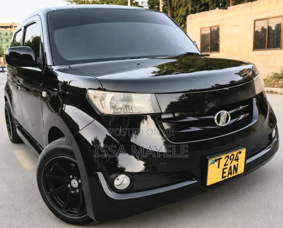 Toyota bB 2011 Black
