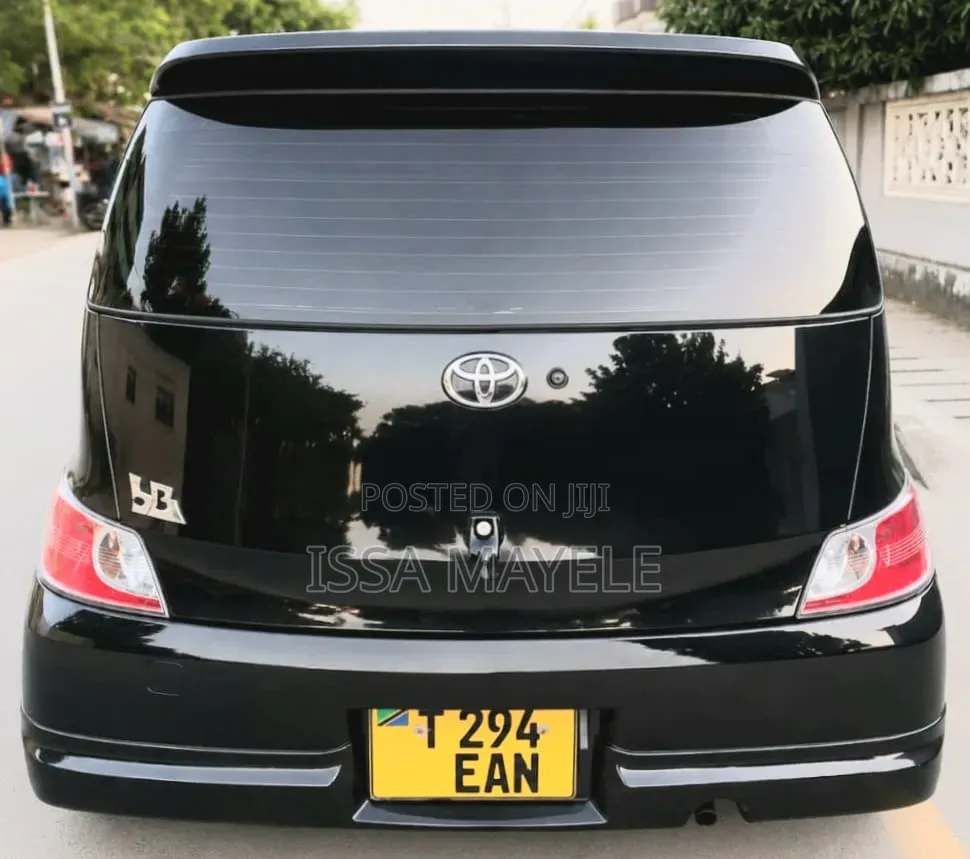 Toyota bB 2011 Black