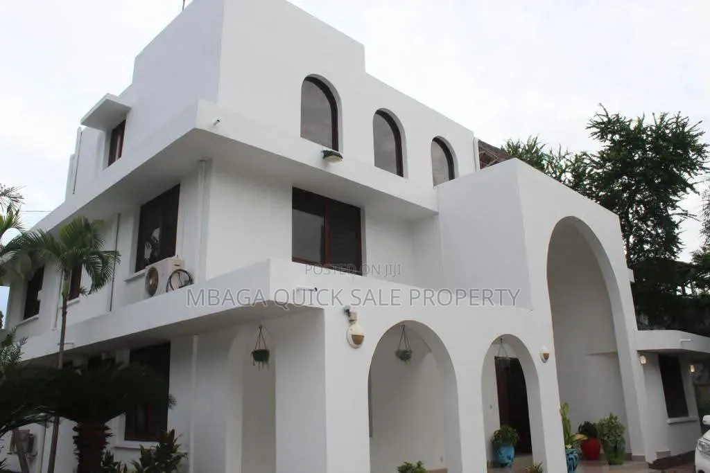 5bdrm Apartment in Masaki for sale