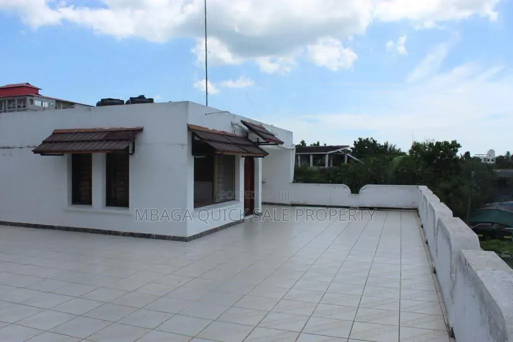 5bdrm Apartment in Masaki for sale