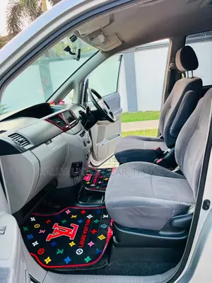 Toyota Noah 2008 Silver