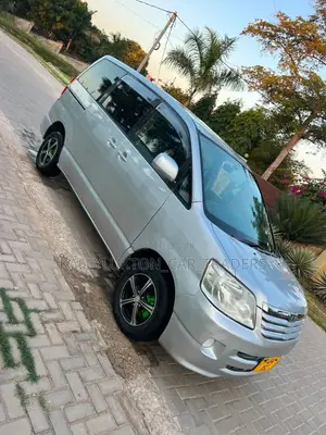 Toyota Noah 2008 Silver
