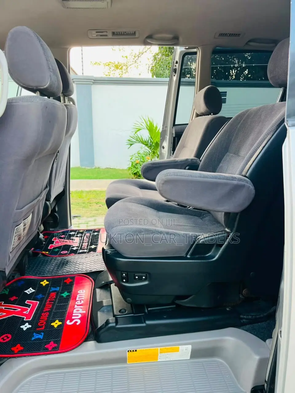 Toyota Noah 2008 Silver