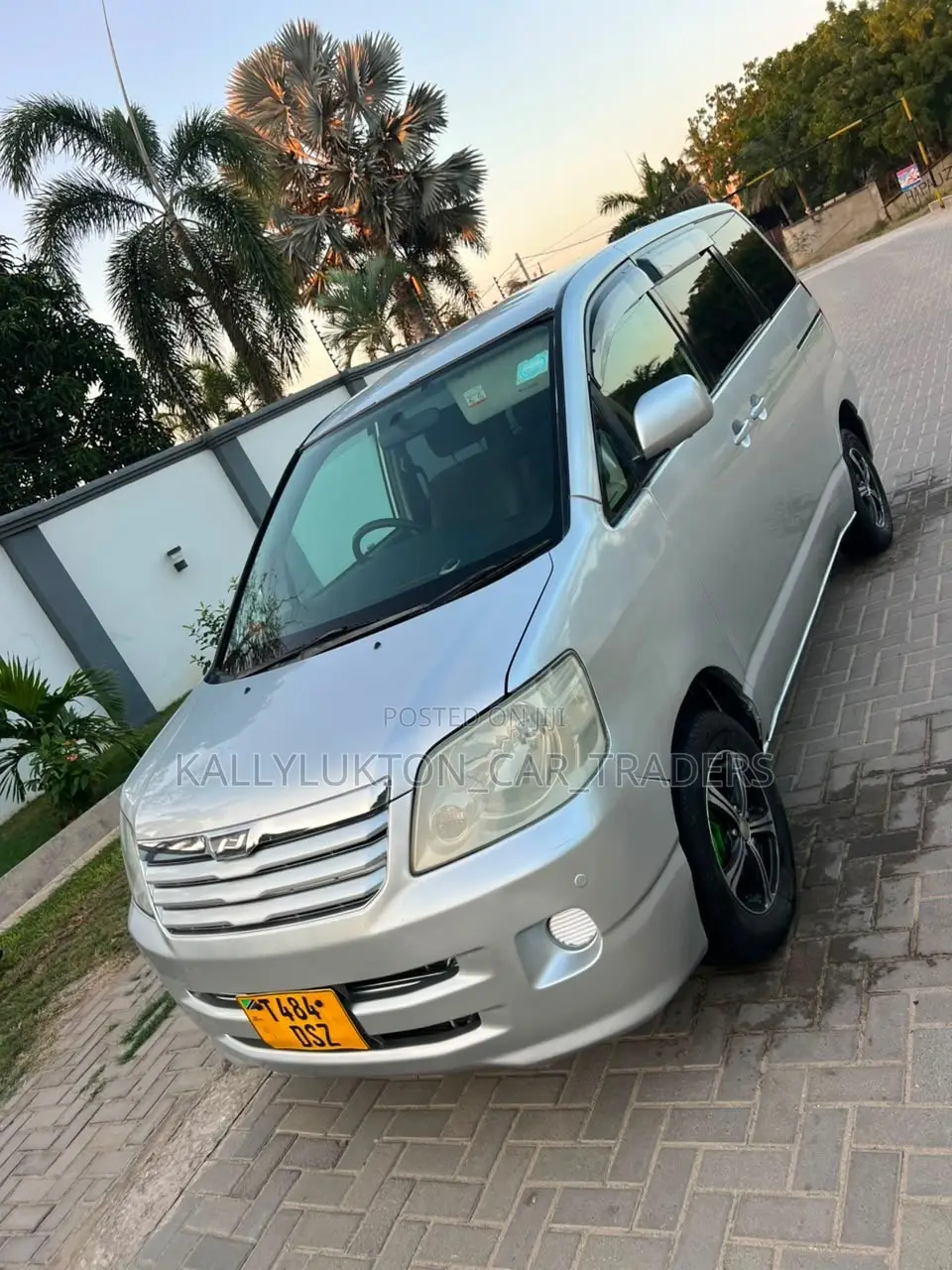 Toyota Noah 2008 Silver