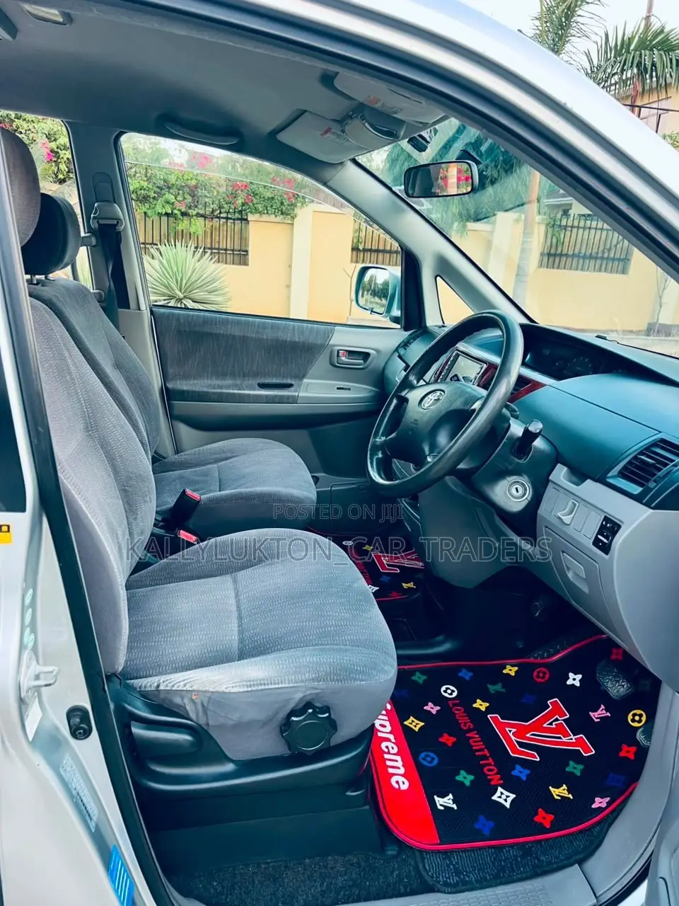 Toyota Noah 2008 Silver