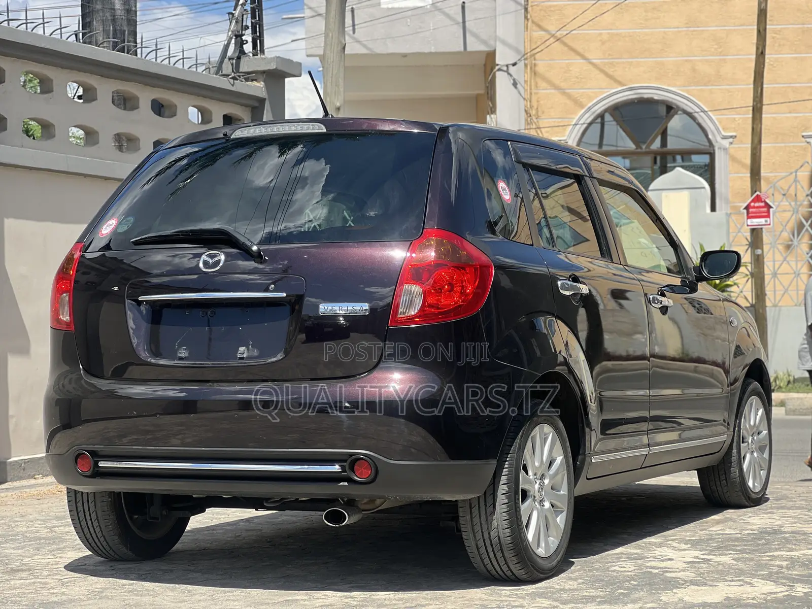 Mazda Verisa 2011 Maroon