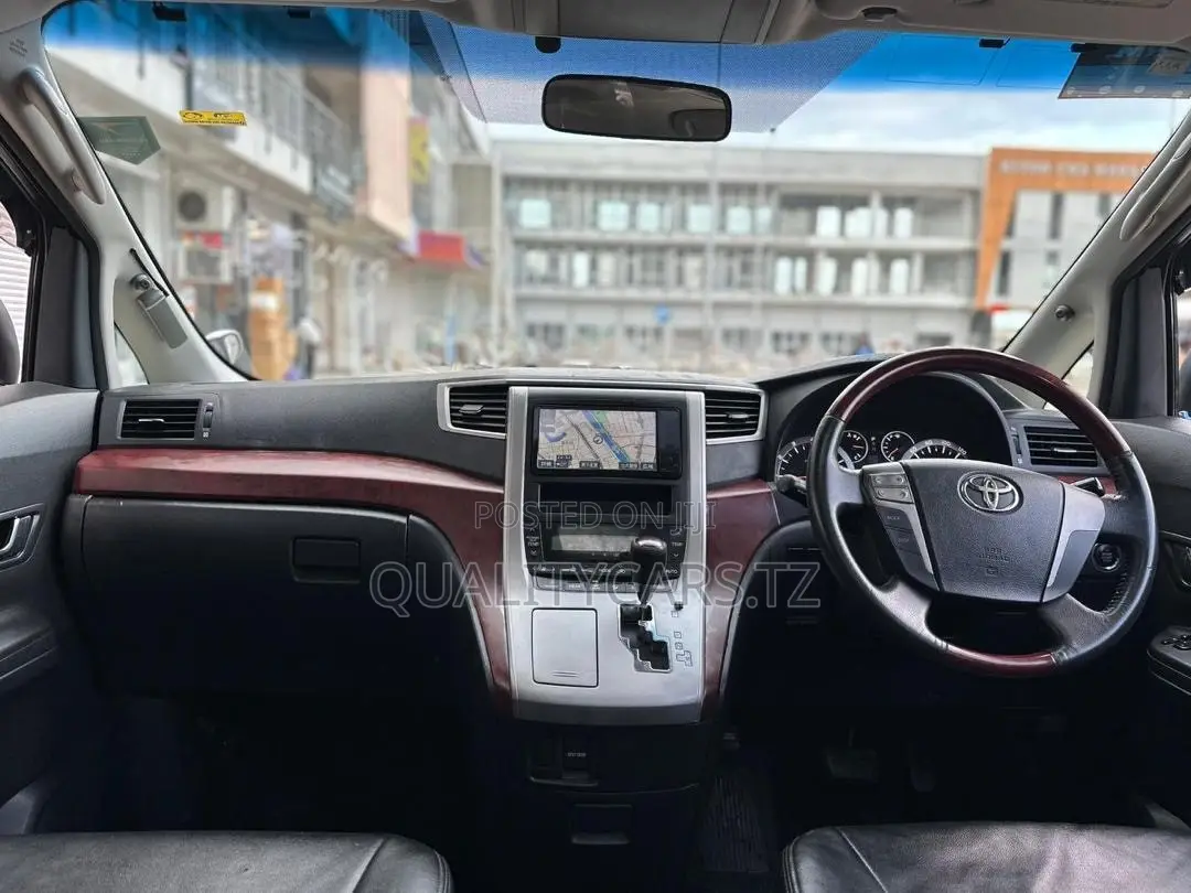 Toyota Alphard 2.4 Petrol AWD 2009 White