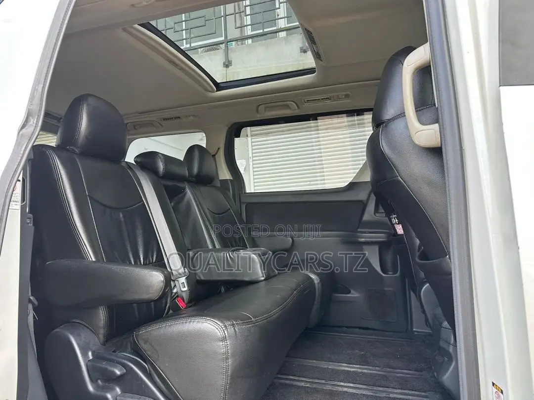 Toyota Alphard 2.4 Petrol AWD 2009 White
