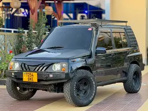 Suzuki Escudo 2000 Black