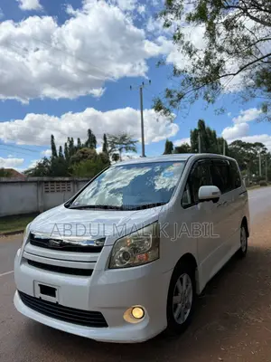 Toyota Noah 2009 White