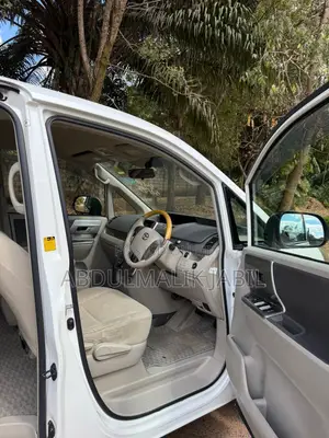 Toyota Noah 2009 White