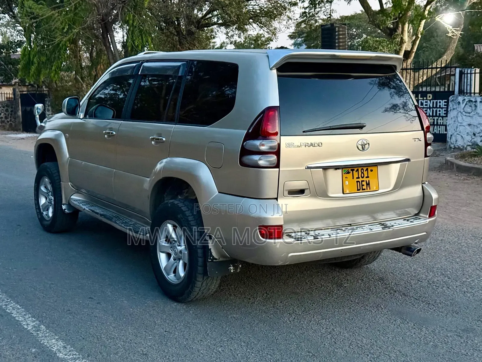 Toyota Land Cruiser Prado 2006 Gold