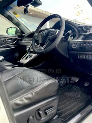 Toyota Harrier 2.0 2017 White