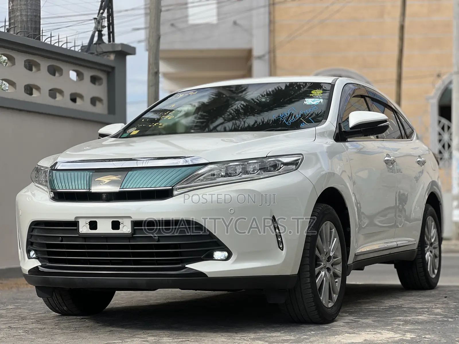 Toyota Harrier 2.0 2017 White