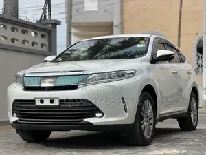 Toyota Harrier 2.0 2017 White