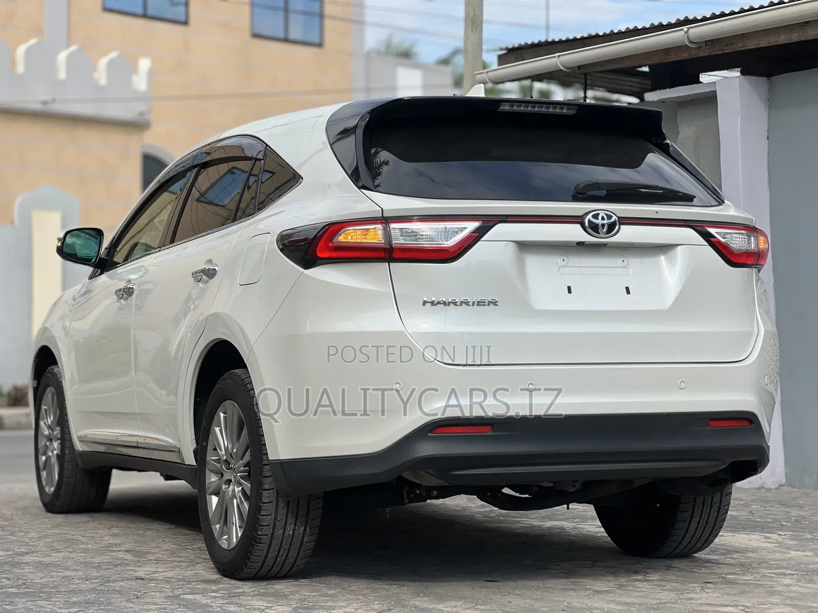 Toyota Harrier 2.0 2017 White
