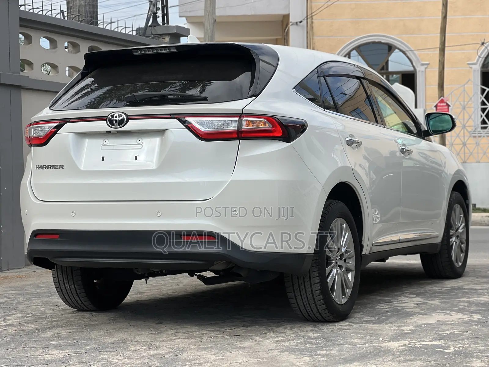 Toyota Harrier 2.0 2017 White