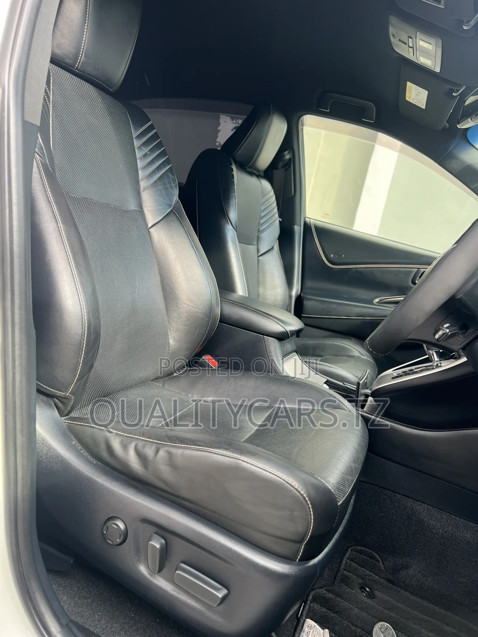 Toyota Harrier 2.0 2017 White