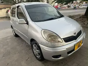 Toyota Fun Cargo 2005 Silver