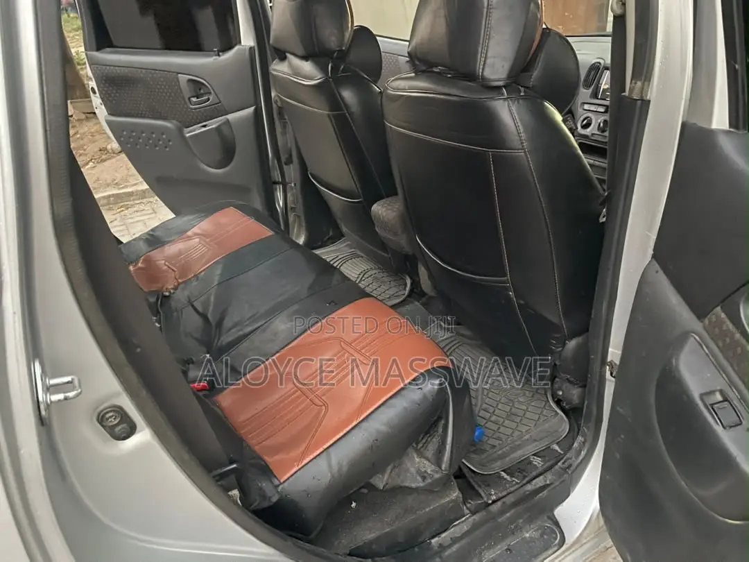 Toyota Fun Cargo 2005 Silver